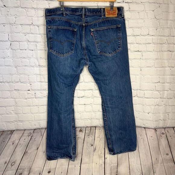 Levi’s Mens 501 Button Fly Straight Jeans size W40 x L30 - Picture 6 of 10